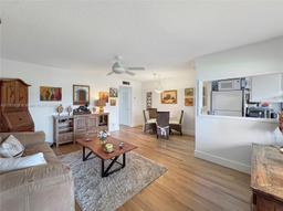Picture of 5300 Washington St # O224, Hollywood, FL 33021