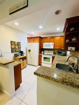 Picture of 4634 N Carambola Cir N # 2716, Coconut Creek, FL 33066