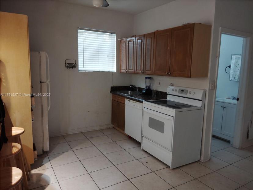 Picture of 1021 NW 3Rd St # 305, Miami FL 33128