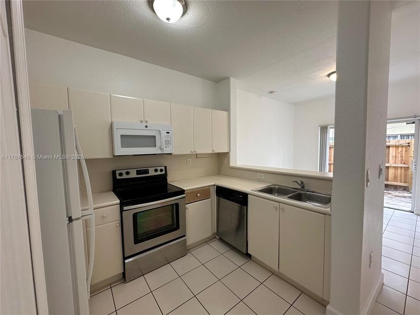 Picture of 1663 SE 27Th Dr # 103, Homestead FL 33035