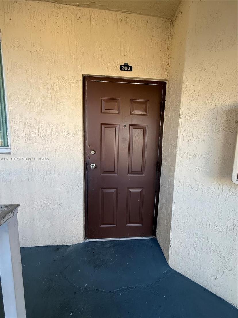 Picture of 2728 SE 17Th Ave # 202, Homestead FL 33035