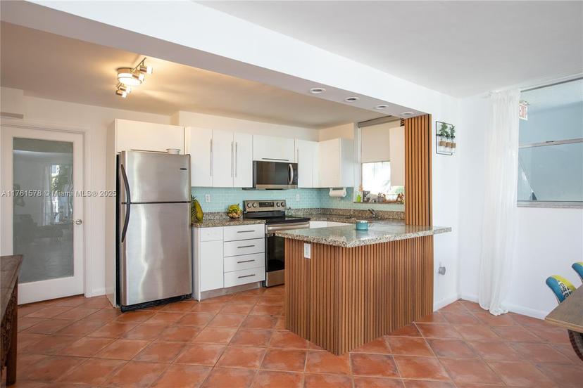 Picture of 1801 S Treasure Dr # 321, North Bay Village FL 33141