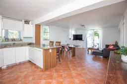 Picture of 1801 S Treasure Dr # 321, North Bay Village, FL 33141