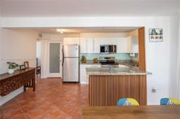 Picture of 1801 S Treasure Dr # 321, North Bay Village, FL 33141