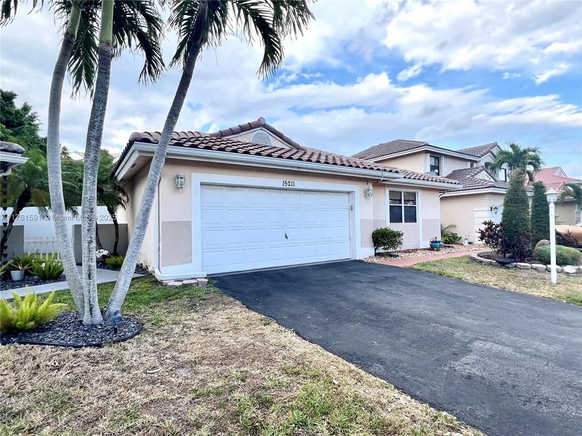 Picture of 15211 Norfolk Ln, Davie FL 33331
