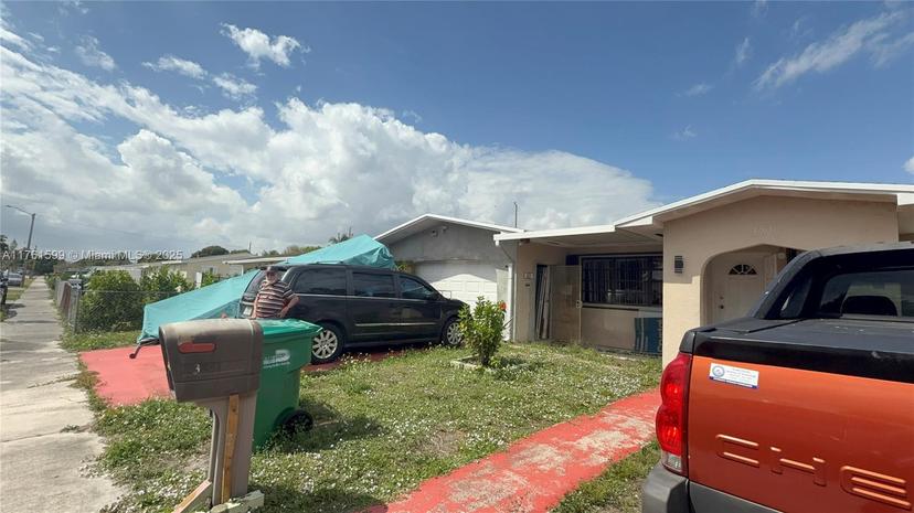 Picture of 3261 NW 177Th Ter, Miami Gardens FL 33056