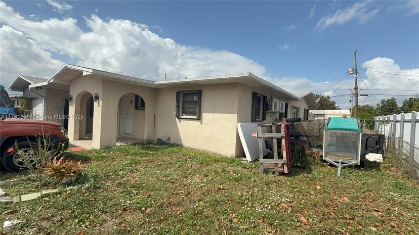 Picture of 3261 NW 177Th Ter, Miami Gardens FL 33056