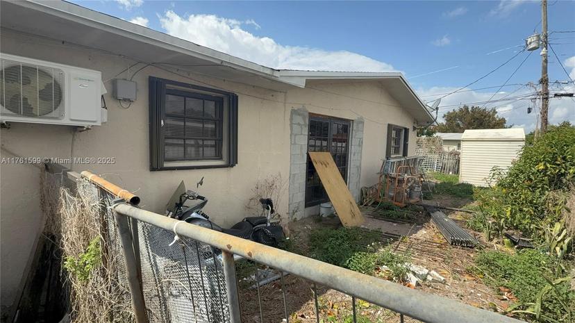 Picture of 3261 NW 177Th Ter, Miami Gardens FL 33056