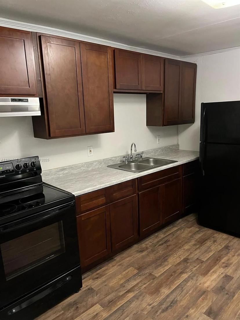Picture of 813 5Th St, Other City - In The State Of Florida FL 33597