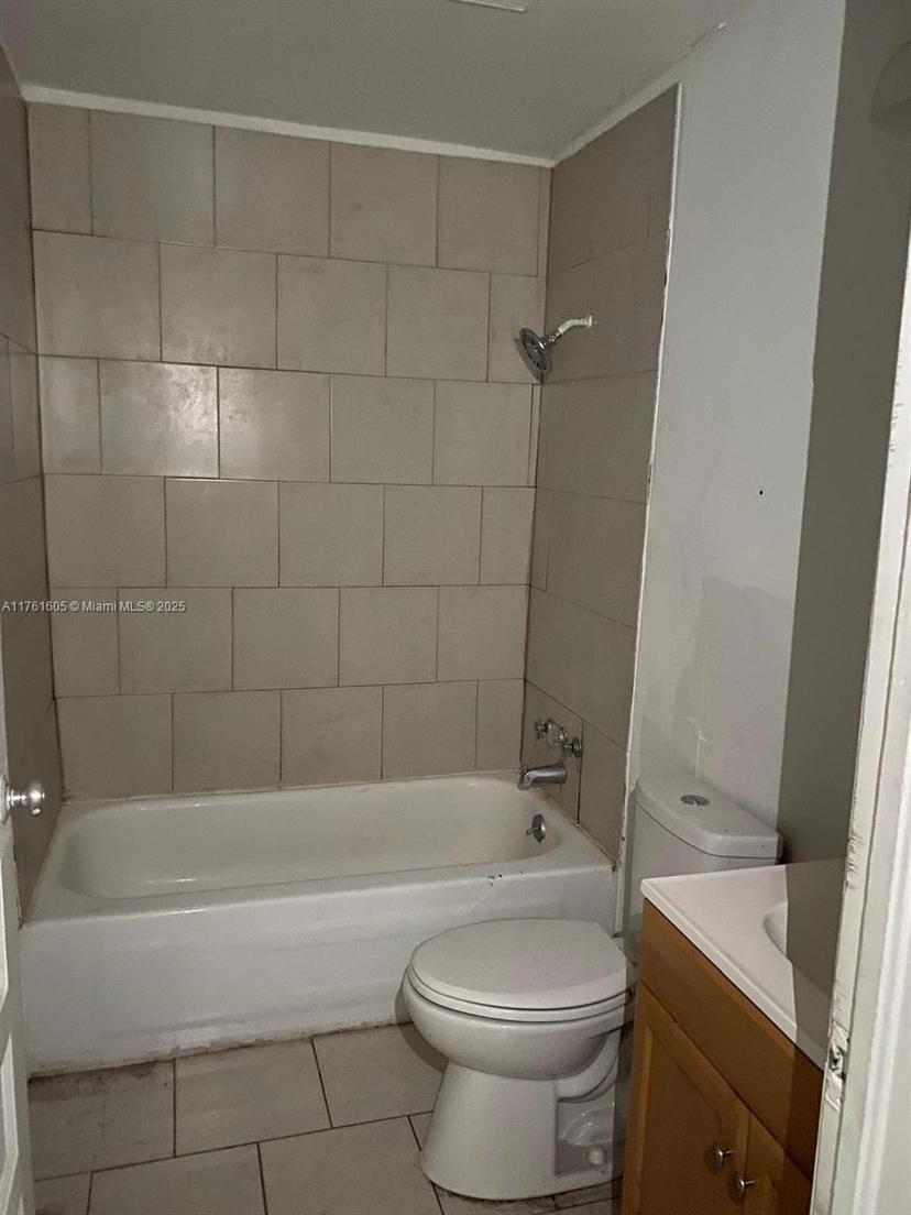 Picture of 813 5Th St, Other City - In The State Of Florida FL 33597