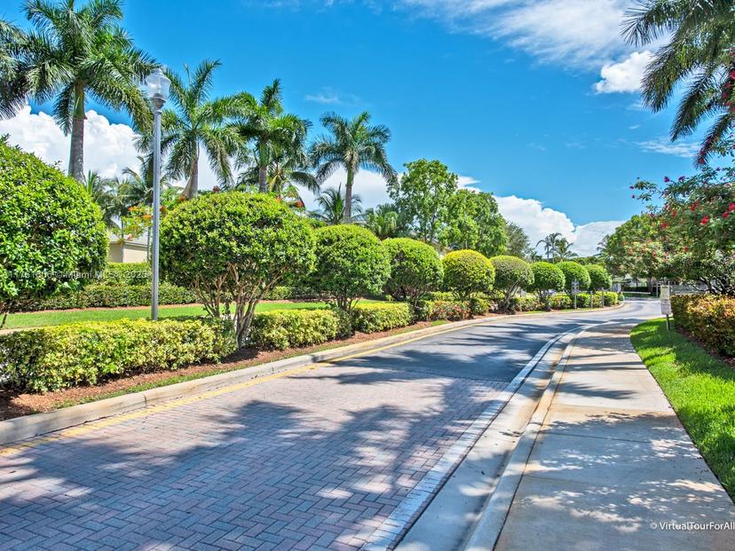 Picture of 2094 Hacienda Ter # 2094, Weston FL 33327