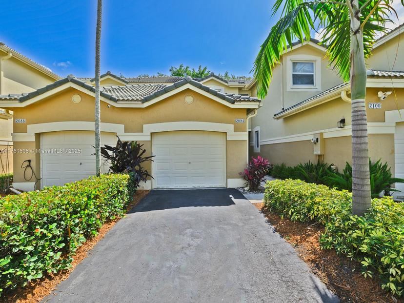 Picture of 2094 Hacienda Ter # 2094, Weston FL 33327