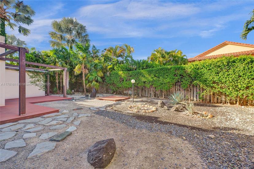 Picture of 10643 NW 54Th St, Doral FL 33178