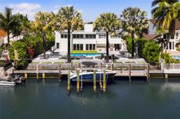 Picture of 449 Holiday Dr, Hallandale Beach, FL 33009
