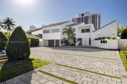 Picture of 449 Holiday Dr, Hallandale Beach, FL 33009