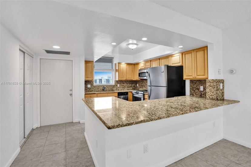 Picture of 3100 NE 49Th St # 1009, Fort Lauderdale FL 33308