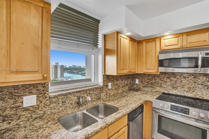 Picture of 3100 NE 49Th St # 1009, Fort Lauderdale FL 33308