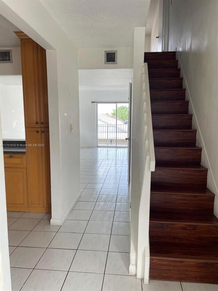 Picture of 2750 W 76Th St # 201, Hialeah FL 33016