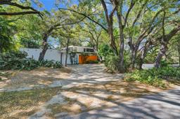 Picture of 2250 NE 201St St, Miami, FL 33180
