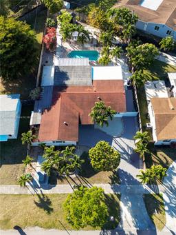 Picture of 19600 Gulfstream Rd, Cutler Bay, FL 33157