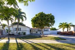 Picture of 19600 Gulfstream Rd, Cutler Bay, FL 33157
