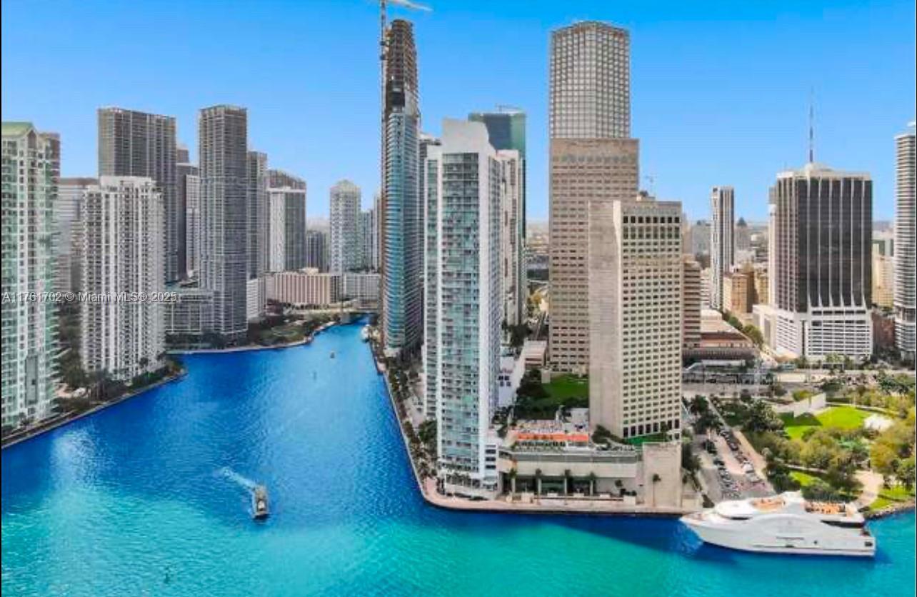 Picture of 325 S Biscayne Blvd # 2221, Miami, FL 33131