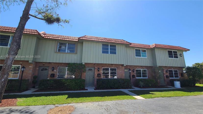 Picture of 56 NE 20Th Ct # 8C, Wilton Manors FL 33305
