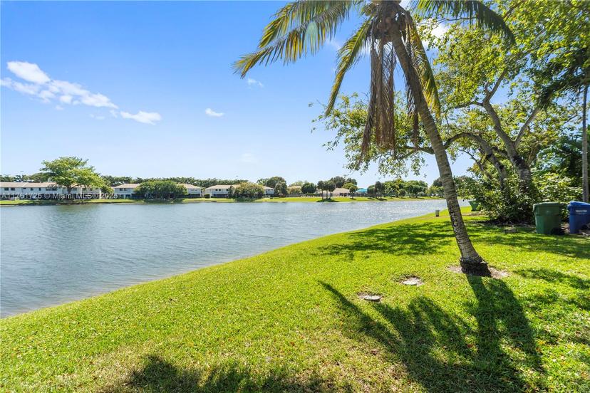 Picture of 10500 NW 6Th St # 10500, Pembroke Pines FL 33026