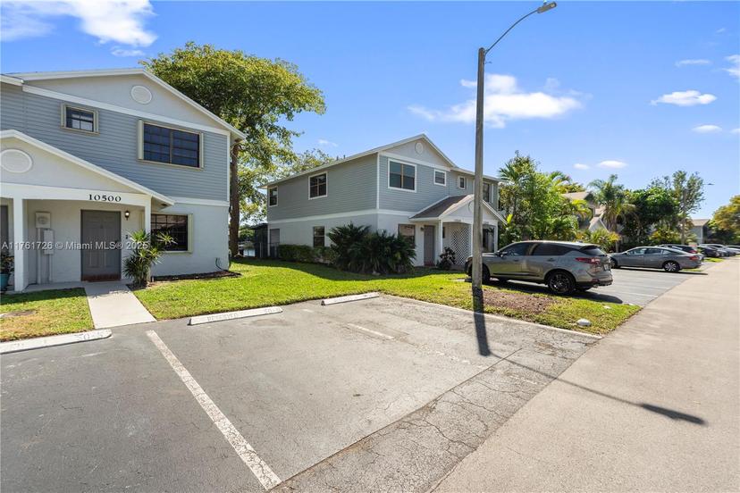 Picture of 10500 NW 6Th St # 10500, Pembroke Pines FL 33026