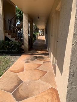 Picture of 6001 N Falls Cir Dr, Lauderhill, FL 33319