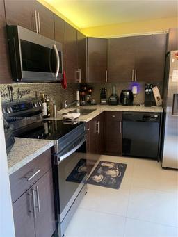 Picture of 6001 N Falls Cir Dr, Lauderhill, FL 33319
