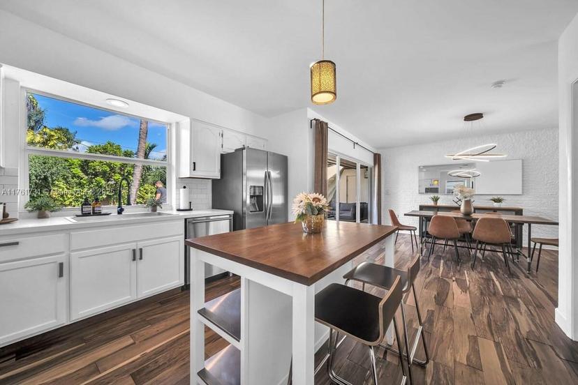 Picture of 215 NE 121St Ter, North Miami FL 33161
