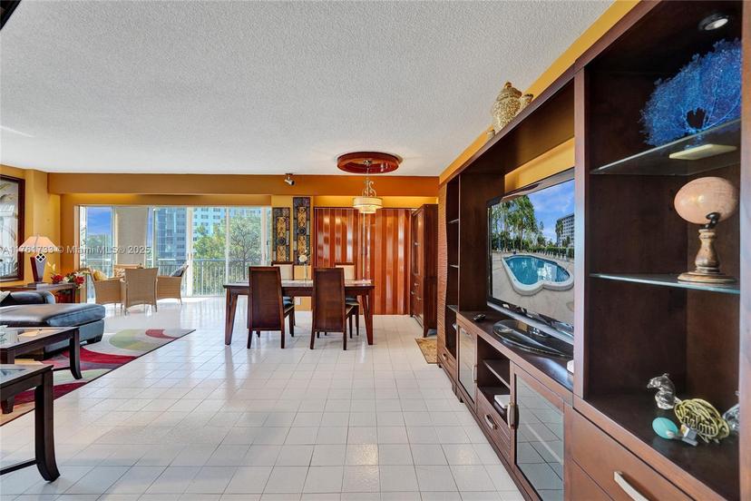 Picture of 3800 Hillcrest Dr # 412, Hollywood FL 33021