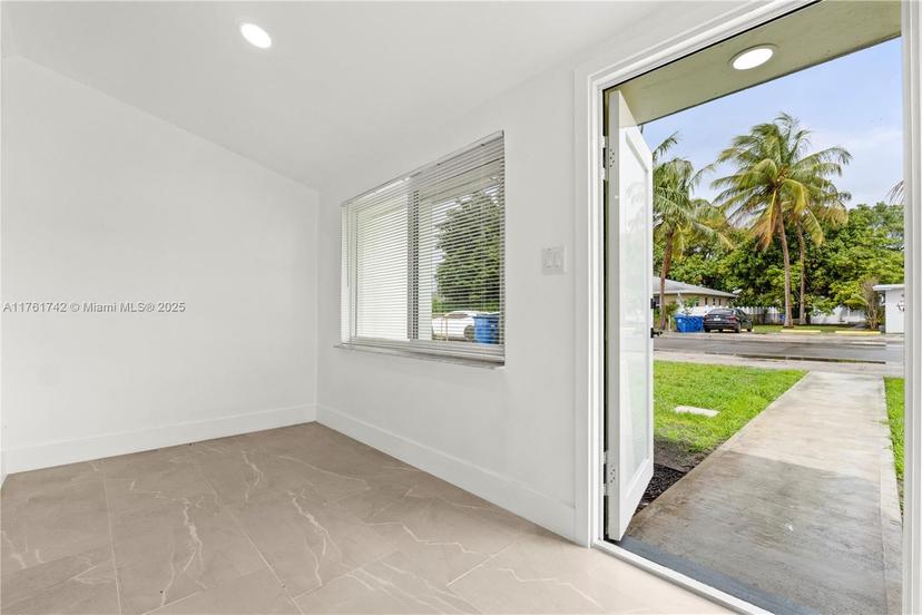 Picture of 820 NW 10Th St, Hallandale Beach FL 33009