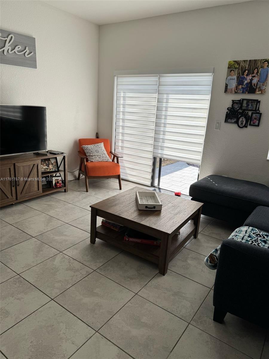 Picture of 11232 SW 249Th St, Homestead, FL 33032