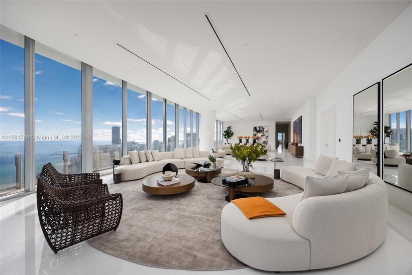 Picture of 300 Biscayne Blvd Way, Miami FL 33131