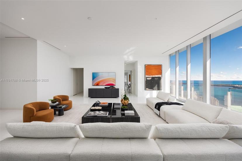 Picture of 300 Biscayne Blvd Way, Miami FL 33131