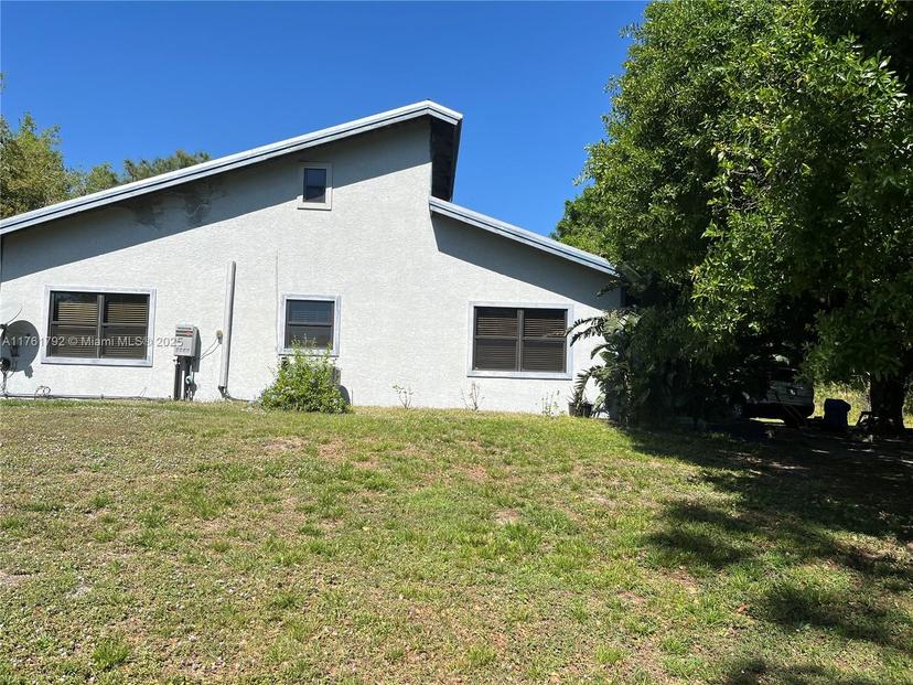 Picture of 21210 Glades Cut Off Rd, Port St. Lucie FL 34987