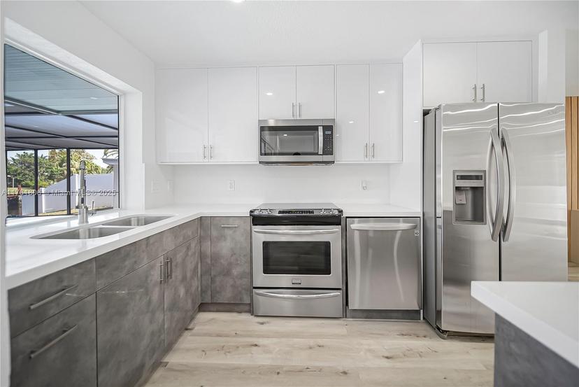 Picture of 2001 NW 33Rd St, Oakland Park FL 33309