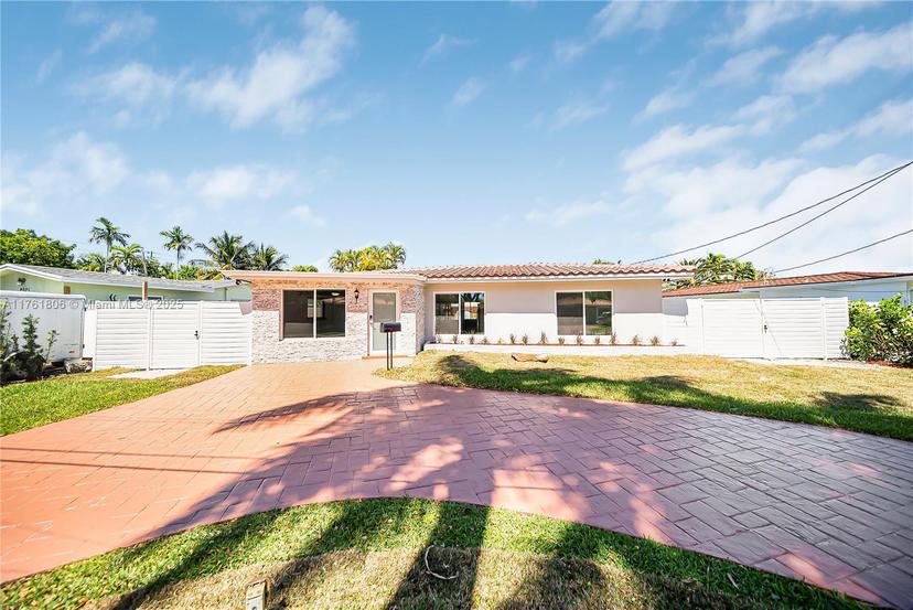 Picture of 2001 NW 33Rd St, Oakland Park FL 33309