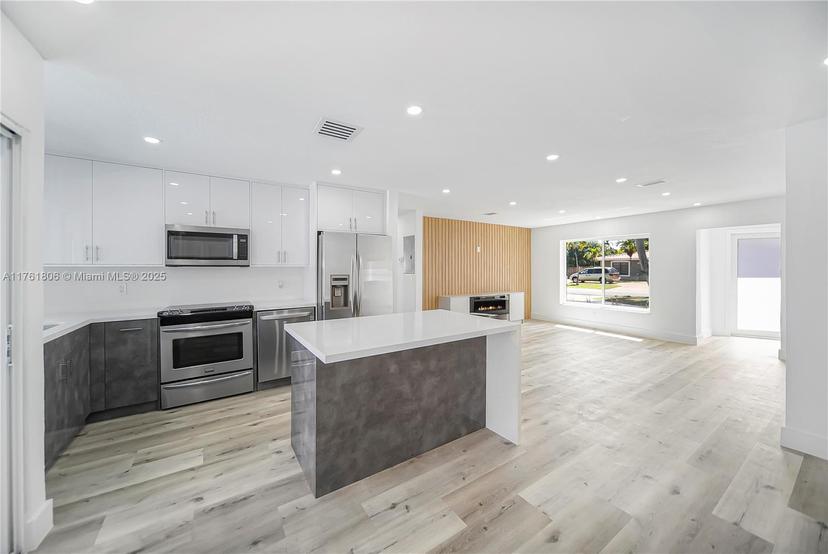 Picture of 2001 NW 33Rd St, Oakland Park FL 33309