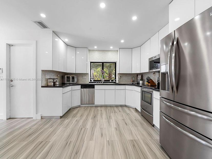 Picture of 15521 SW 152Nd Ter, Miami FL 33187