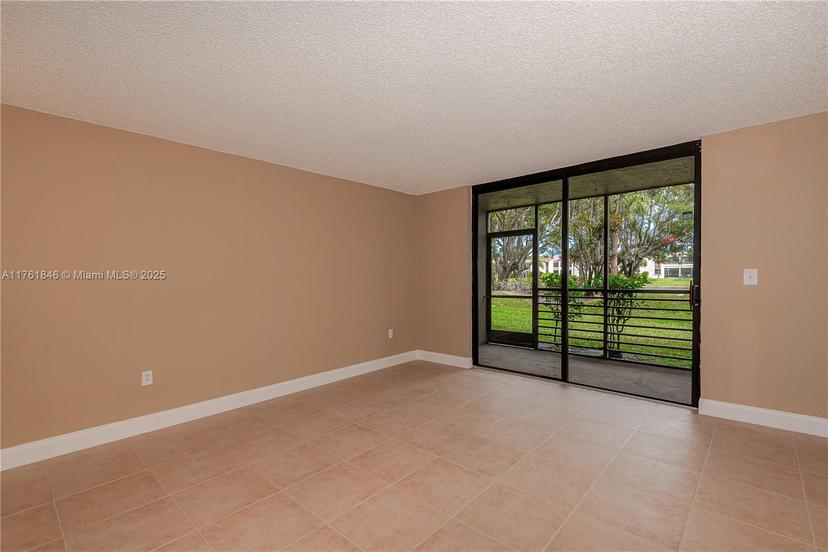 Picture of 901 Colony Point Cir # 102, Pembroke Pines FL 33026