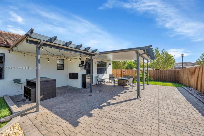 Picture of 2594 SE 2Nd St, Homestead FL 33033