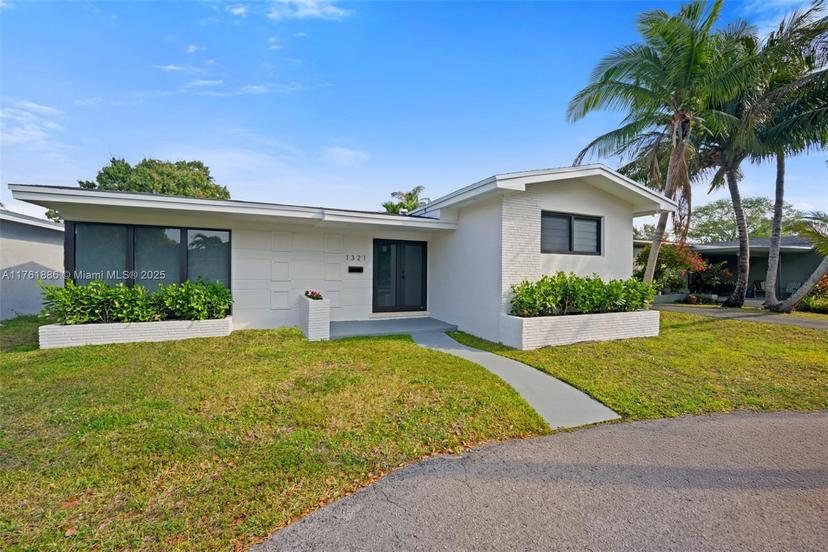 Picture of 1321 NE 173Rd St, North Miami Beach FL 33162