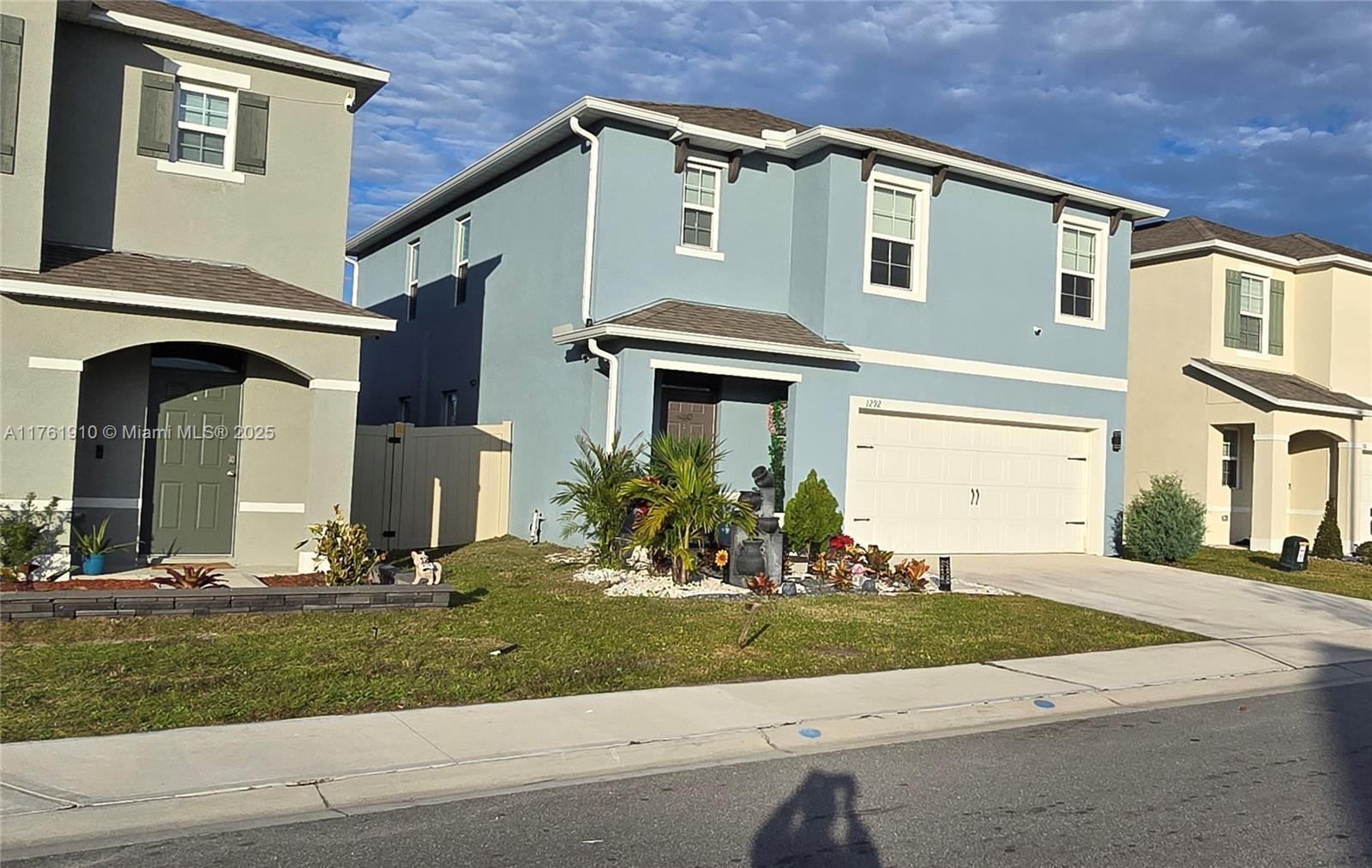 Picture of 1292 Cascades Ave, Davenport, FL 33837