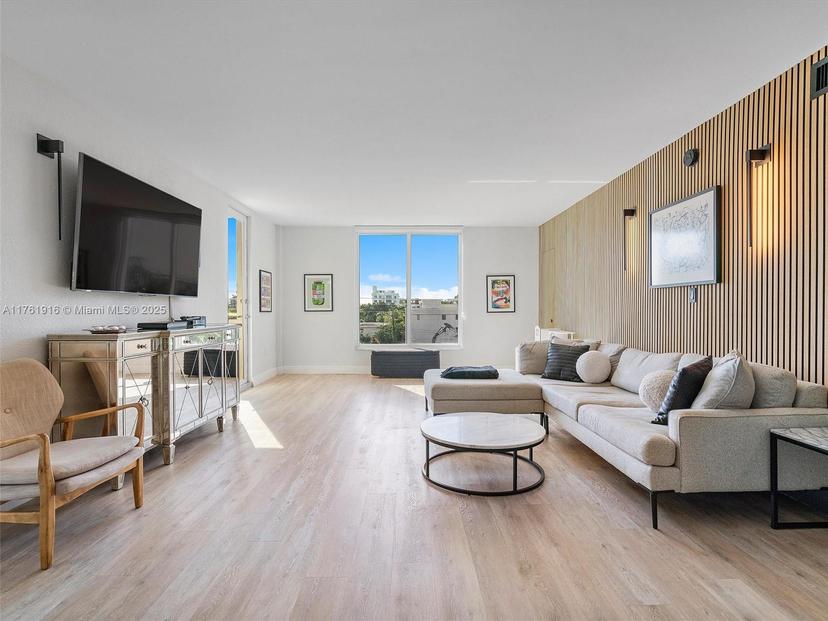 Picture of 10350 W Bay Harbor Dr # 4H, Bay Harbor Islands FL 33154