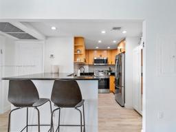 Picture of 10350 W Bay Harbor Dr # 4H, Bay Harbor Islands, FL 33154