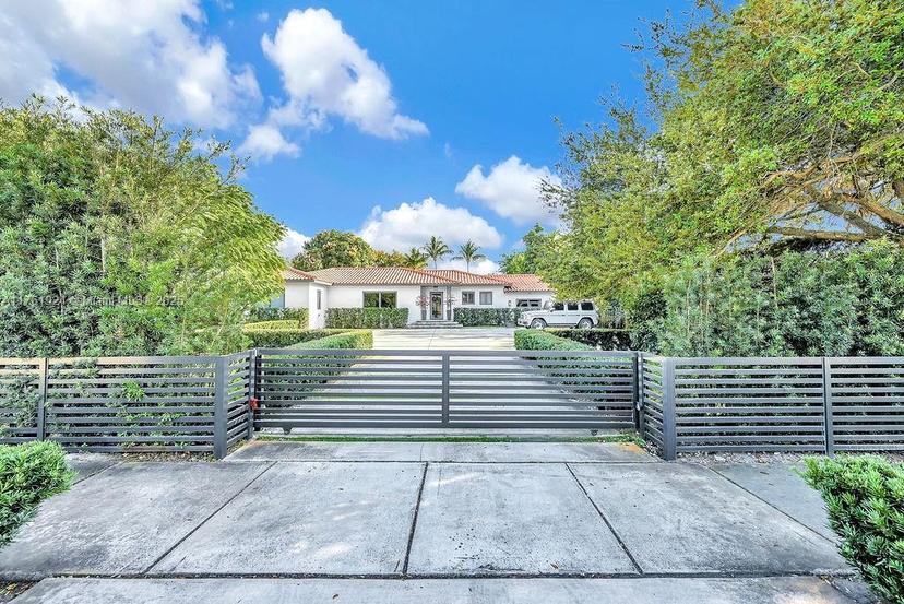 Picture of 1098 Hunting Lodge Dr, Miami Springs FL 33166