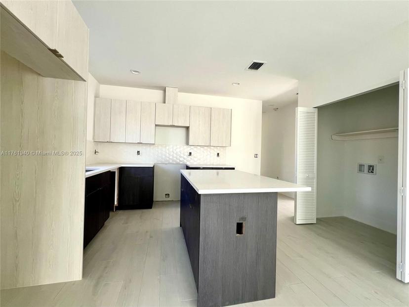 Picture of 6820 NW 6Th Ct, Miami FL 33150